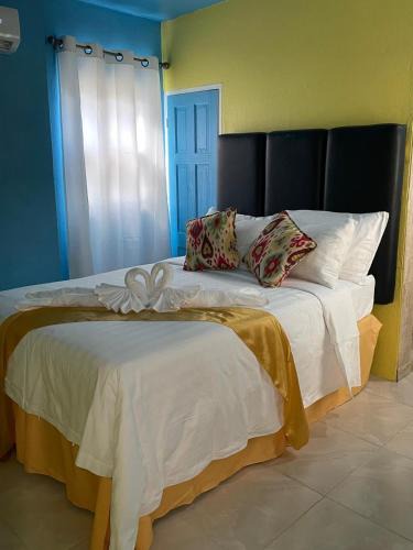 Monkey Hill Apartment | Attres