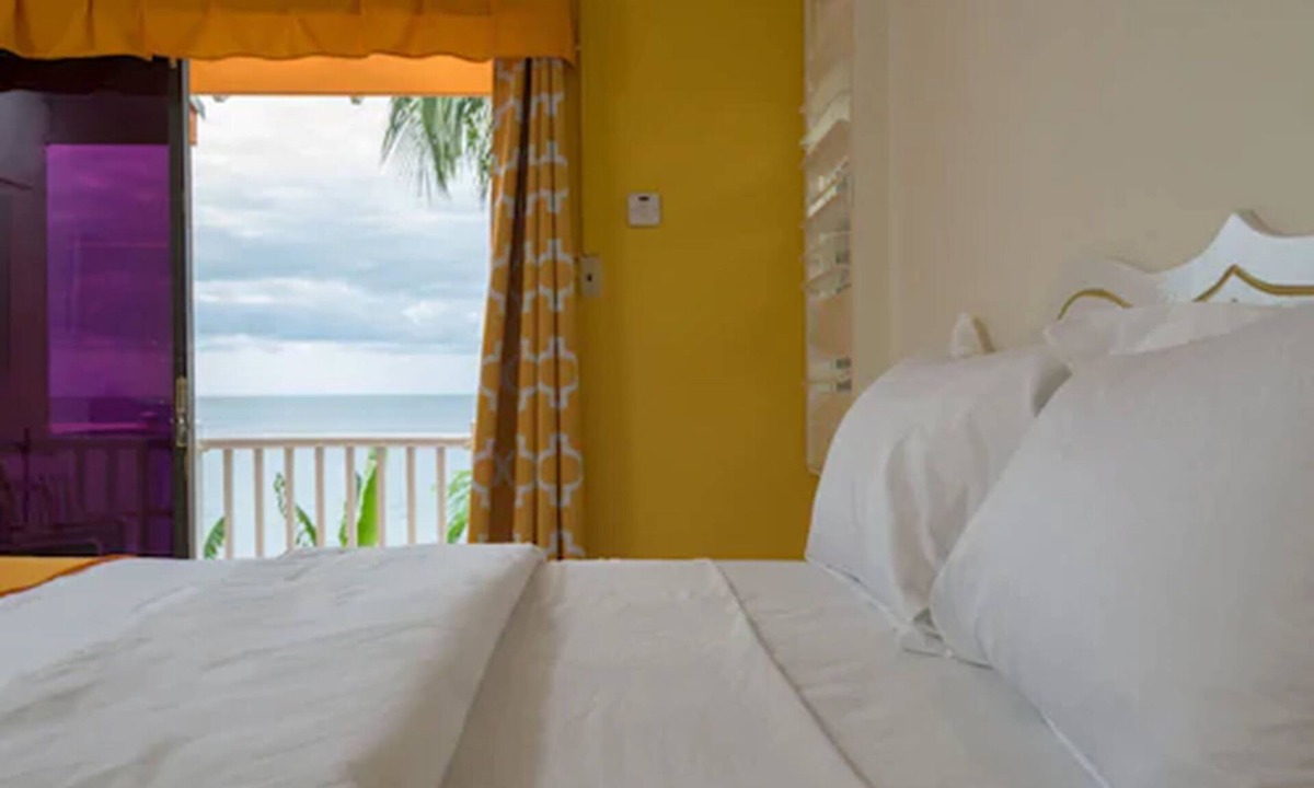 Frigate Bay Hotel | Bird Rock Beach Hotel