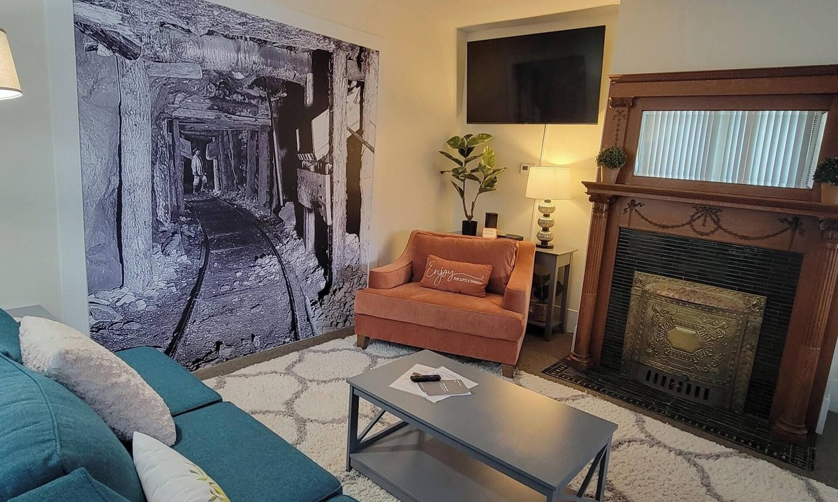 Houghton House | Executive Mining House Near MTU