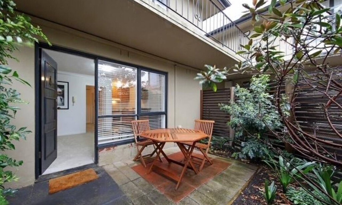 Carnegie Apartment | Moonya Courtyard