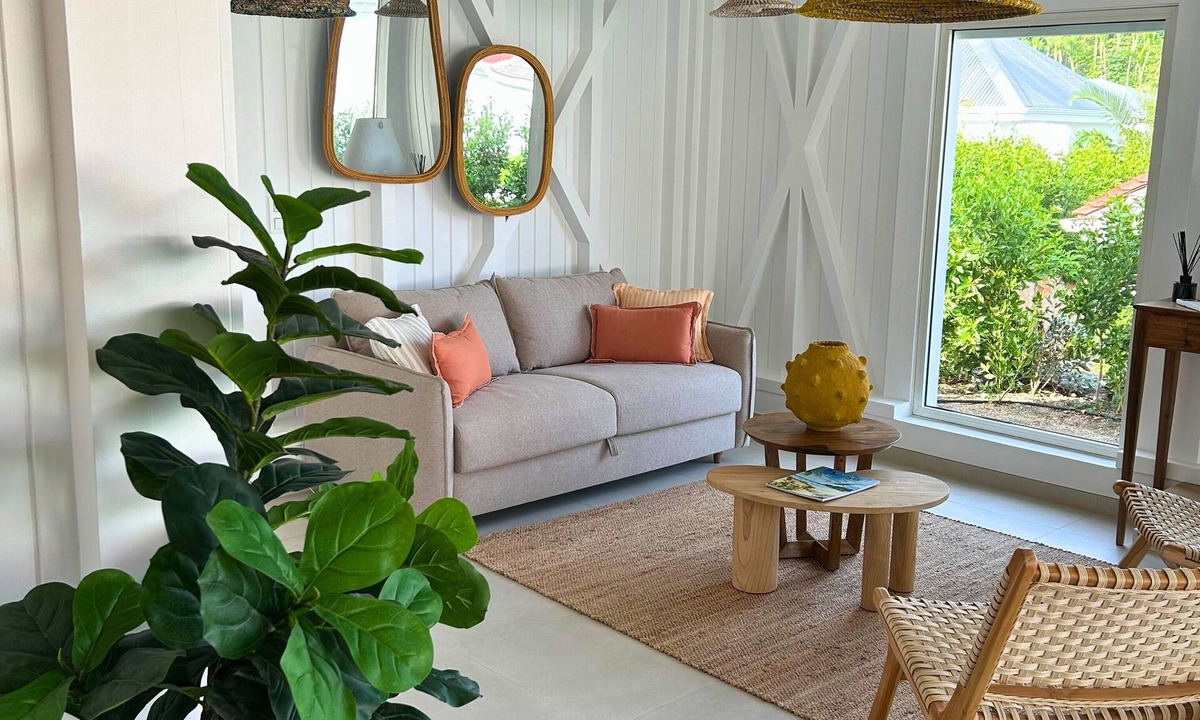 Quartier Lorient House | NEW, INTIMATE BUNGALOW WITH POOL