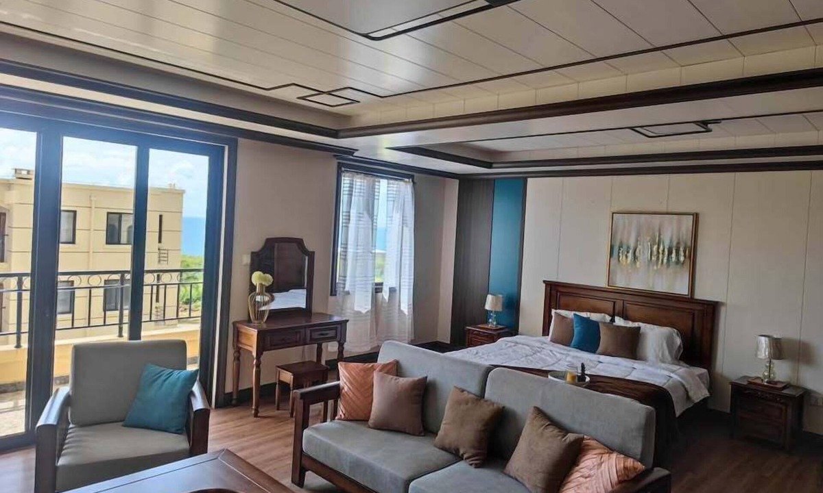 Challengers Hotel | Seaview Gardens