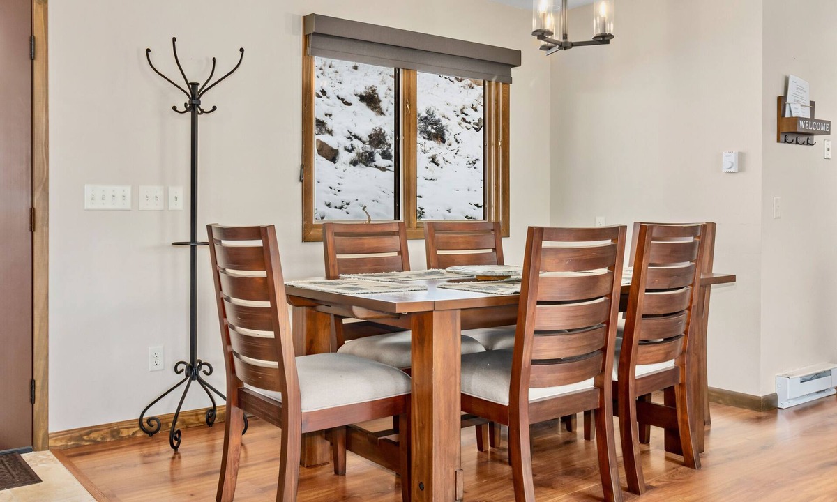 Windcliff Estates House | Stevenson Family Vacation At Windcliff 3 Bedroom Home by RedAwning