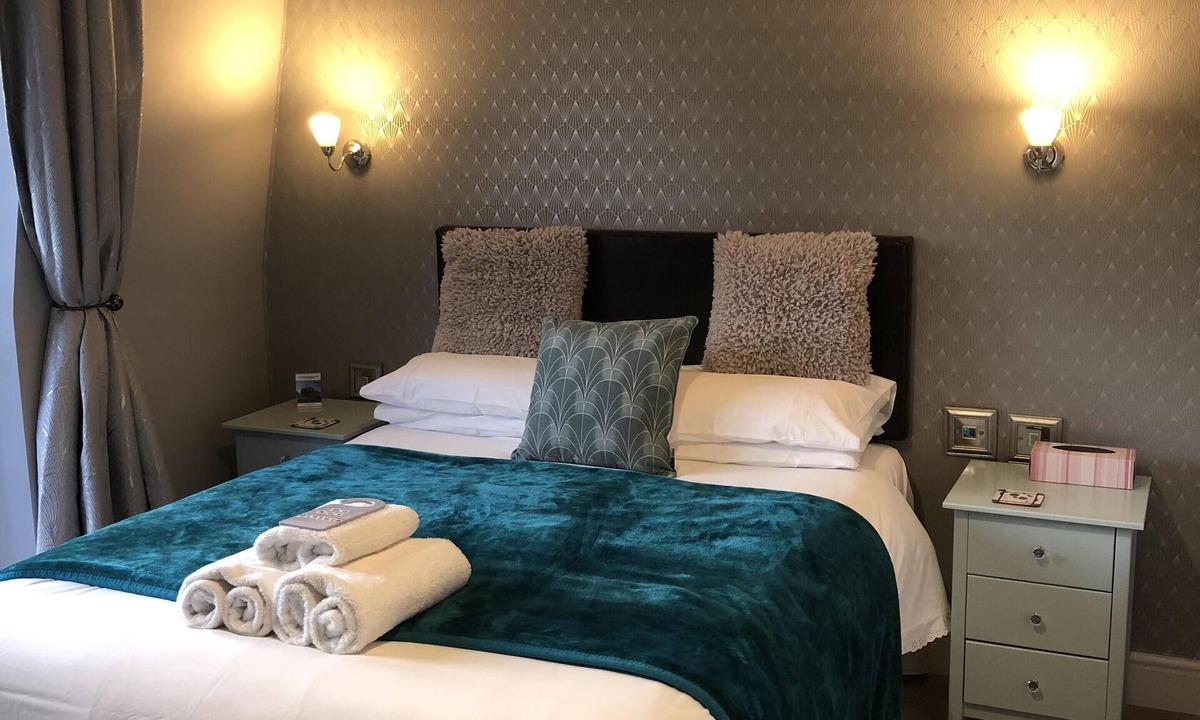 Great Yarmouth Bed & Breakfast | The White Lodge