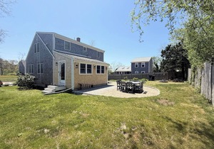 Beautifully Renovated Home 1/2 Mile from Campground Beach in Eastham