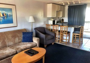 Falmouth Heights/Cape Cod Beach Resort w private resort beach in Falmouth