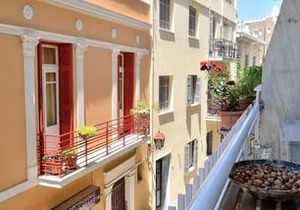 Plaka Elegant Apartment in Athens