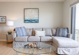 Walkable Downtown Condo w/ Riverfront Balcony in Wilmington