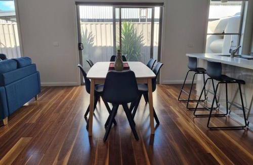 Nagambie Villa | 2 bedroom house Central Nagambie sleeps 5