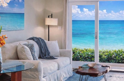 Challengers Hotel | Basseterre Suite – Luxury Ocean View Suite Sunset Reef St. Kitts