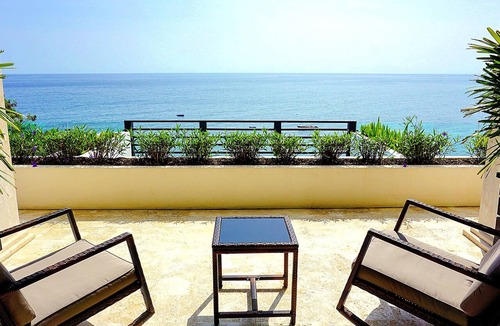 Challengers Hotel | Basseterre Suite – Luxury Ocean View Suite Sunset Reef St. Kitts