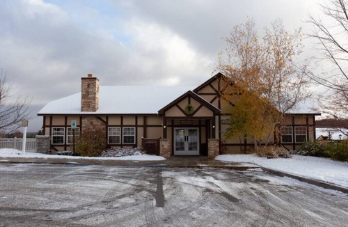 Boyne Falls Condo | Boyne Falls | Ski & Pool Access | 2BR Suite