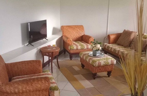 Ogees Apartment | "Central Gem: 5 Min to Airport, Frigate Bay & Downtown Port"