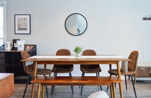 Marda Loop House | Charming Marda Loop Flathouse in Calgary - Pets welcome!