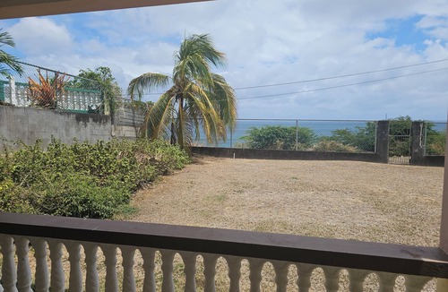 Brumaire Apartment | Fabulous 1-bedroom sea view apartment with AC in charming Basseterre