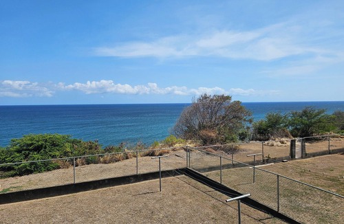 Brumaire Apartment | Fabulous 1-bedroom sea view apartment with AC in charming Basseterre