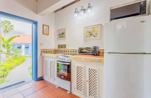 Pond Hill Cottage | Farland’s Villa Cottage - Pool Ocean & Sunset Views Tropical Gardens
