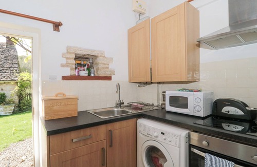 Coln St Aldwyns Cottage | MAYFLY COTTAGE, character holiday cottage in Coln St Aldwyns