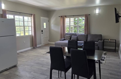Ogees Apartment | Modern 1BR Mountain View Retreat w/AC & Full Kitchen