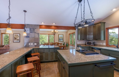 Aspen Brook House | Next to Rocky Mtn Natl Pk Luxury Vacation Home Views & River Spotless with AC