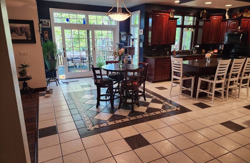 Kaukauna House | NFL Draft - 4-bedroom 2 1/2 bath estate 22 miles to Lambeau Field - Kaukauna, WI