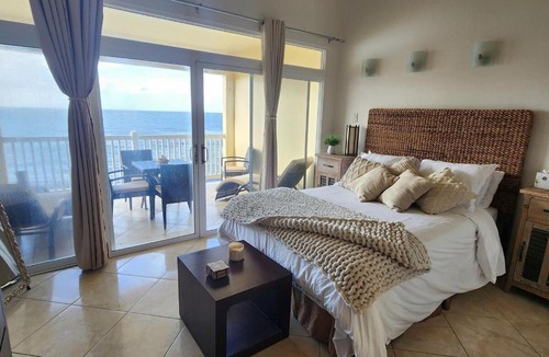 Frigate Bay Apartment | Ocean Edge Studio
