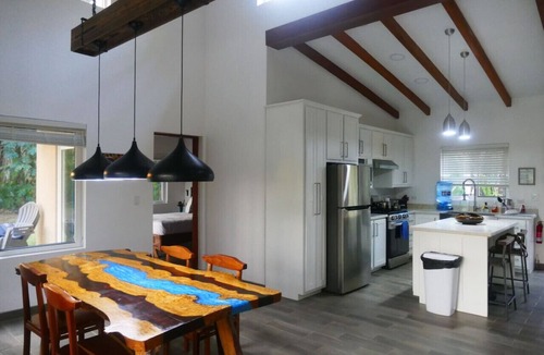 San Ignacio Villa | Rio Mantra-1 OR 2 Bedroom with a pool by the river
