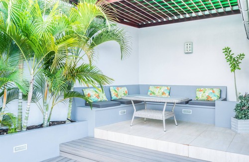 English Harbour Apartment | Spacious 1 bedroom apartment with pool, WiFi, AC in charming English Harbor area