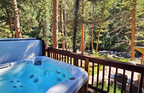 Estes Park Hotel | Stonebrook Resort - Adults Only