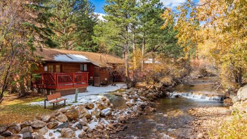 Estes Park Hotel | Streamside on Fall River