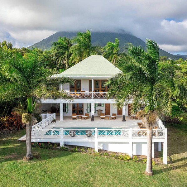 Saddle Hill View Villa in Charlestown