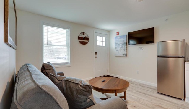 3 Mi to Onset Beach & Village! Pet-Friendly Apt in Wareham
