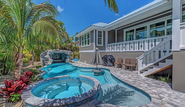 307 65th Street managed by Beach Retreats FL Anna Maria Island in Holmes Beach
