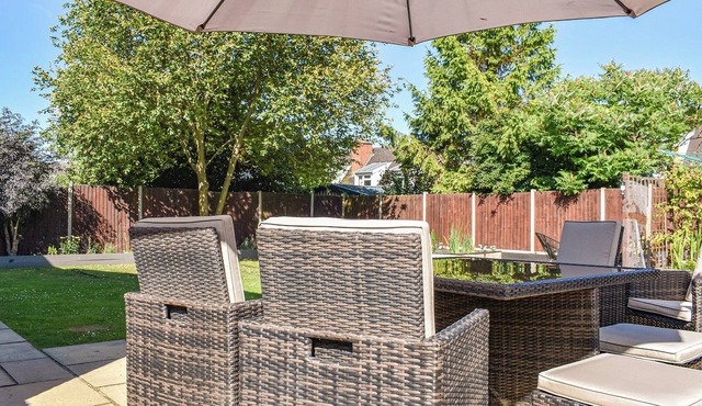 4 bedroom accommodation in Evesham in Evesham