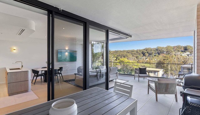 5-Star Lakefront Terrace | Beach in Avoca Beach