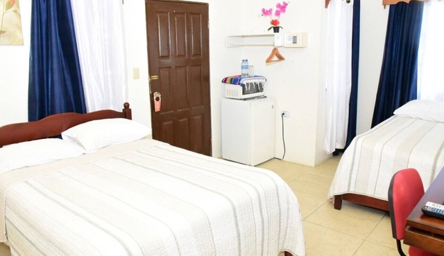 6-bedroom studio in marvelous Belize City with air conditioning in Belize City