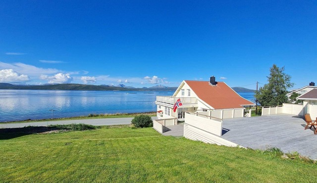 6 person holiday home in Finnsnes-By Traum in Finnsnes
