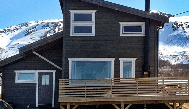 6 person holiday home in Nord-Lenangen in Nord-Lenangen