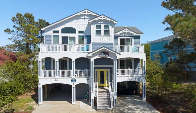 Anchor Bar: Soundside, Private Pool w/Tiki Bar, Spa, Access to Fitness Center in Corolla