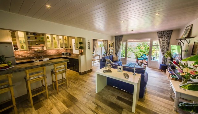 Beach vibes! Gated, tranquil. Minutes from the beach. Rodney Quay. in Rodney Bay