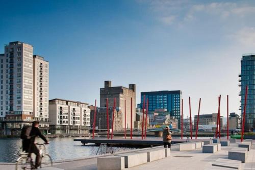 Bright, modern apartment in Grand Canal Dock in Dublin