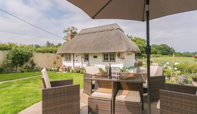 Brittons Hill Cottage in Willesborough