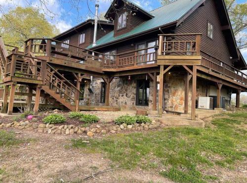 Buffalo River Lodge (Yellville)- Lower Level in Saint Joe