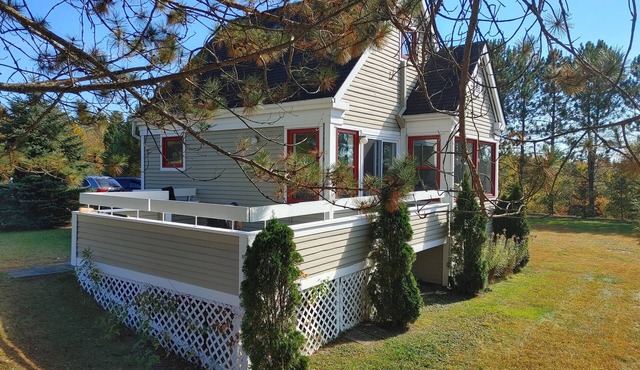 Chalet Escapade Orford - Great golf and ski escape 5 minutes from Mont-Orford in Orford