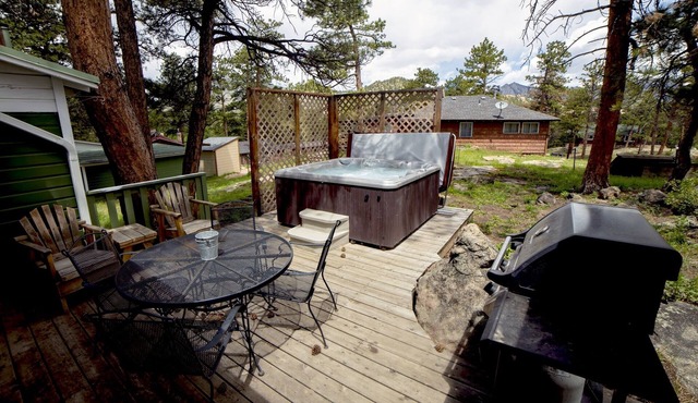 Charming Cabin, Next To National Park 3 Bedroom Cabin - #20-NCD0297 in Estes Park