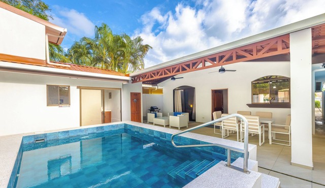 Charming Home in Gated Community with Private pool in Esterillos Oeste
