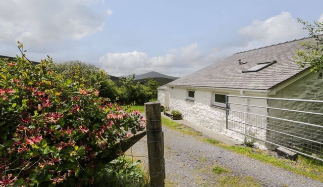 Charming Y Bwthyn Retreat in Llanberis in Caernarfon