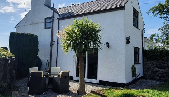 Cheerful 2 Bed Cottage - Eryri (Snowdonia) in Llanllechid