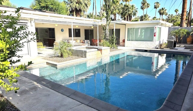 Completely Remodeled Mid-Century Home in Deepwell in Palm Springs