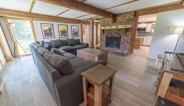 Cozy 2 Bdr Apartment Minutes to Mt Snow! in Wardsboro